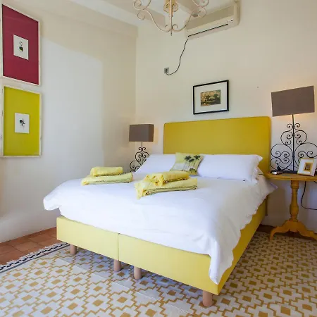 Lindsey House Villa